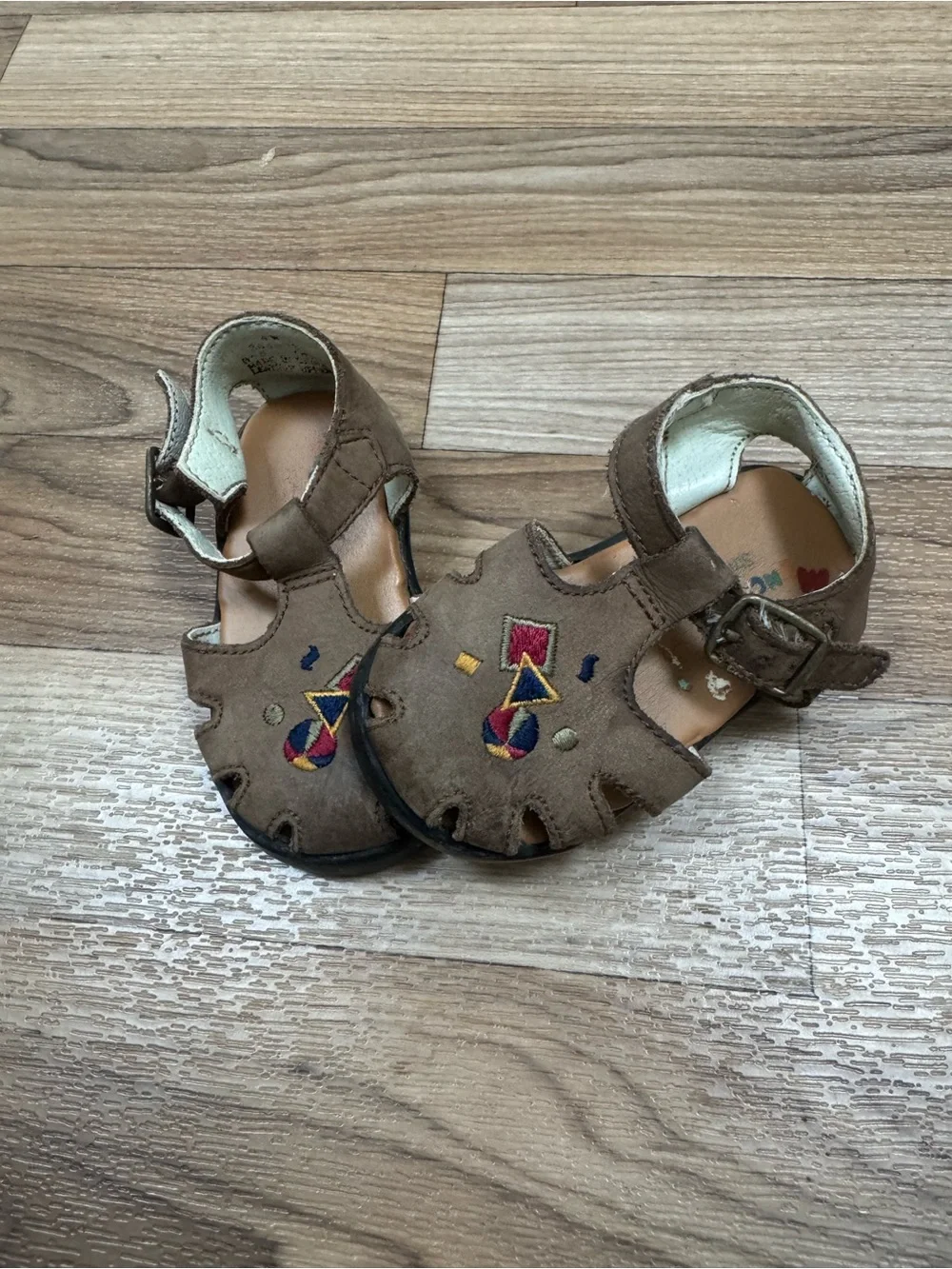 Munchkin Stride Rite Sz 4 Toddler Brown Leather Sandals with Colorful Embroidery